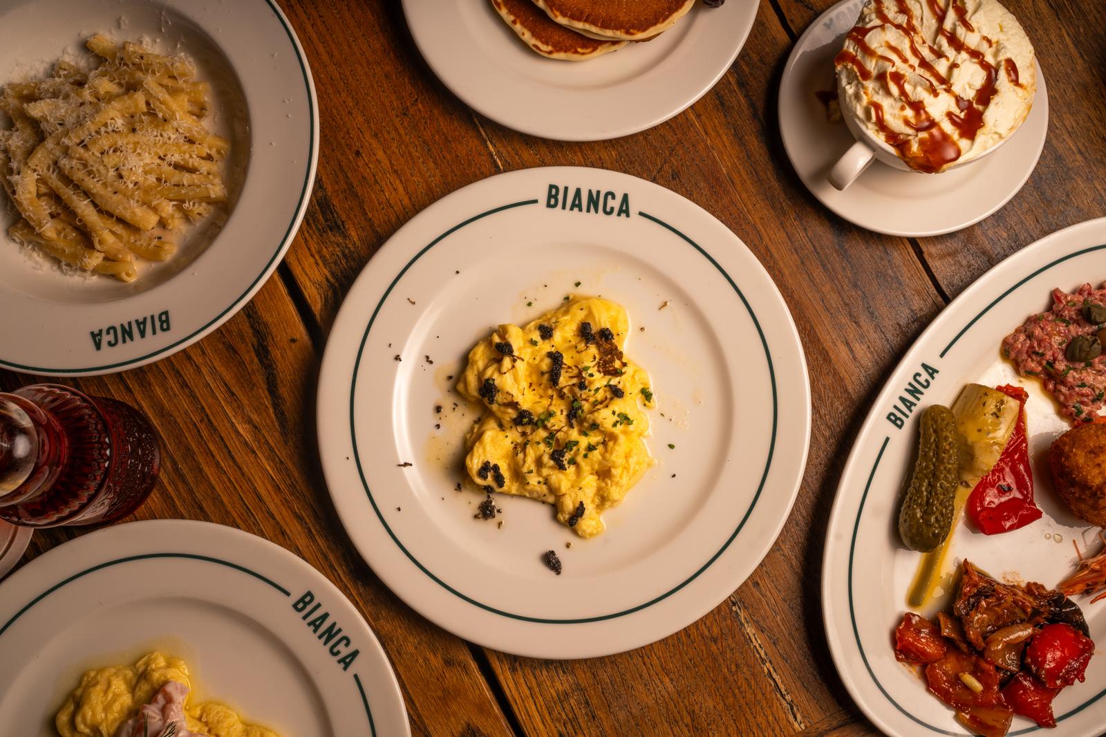 Table du brunch du week-end au Bianca Trattoria