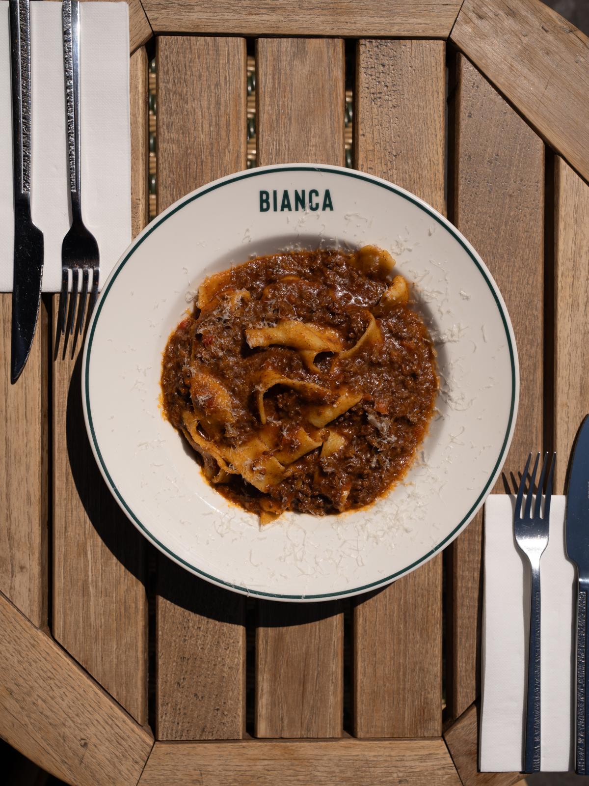 Tagliatelle al ragù, assiette Bianca