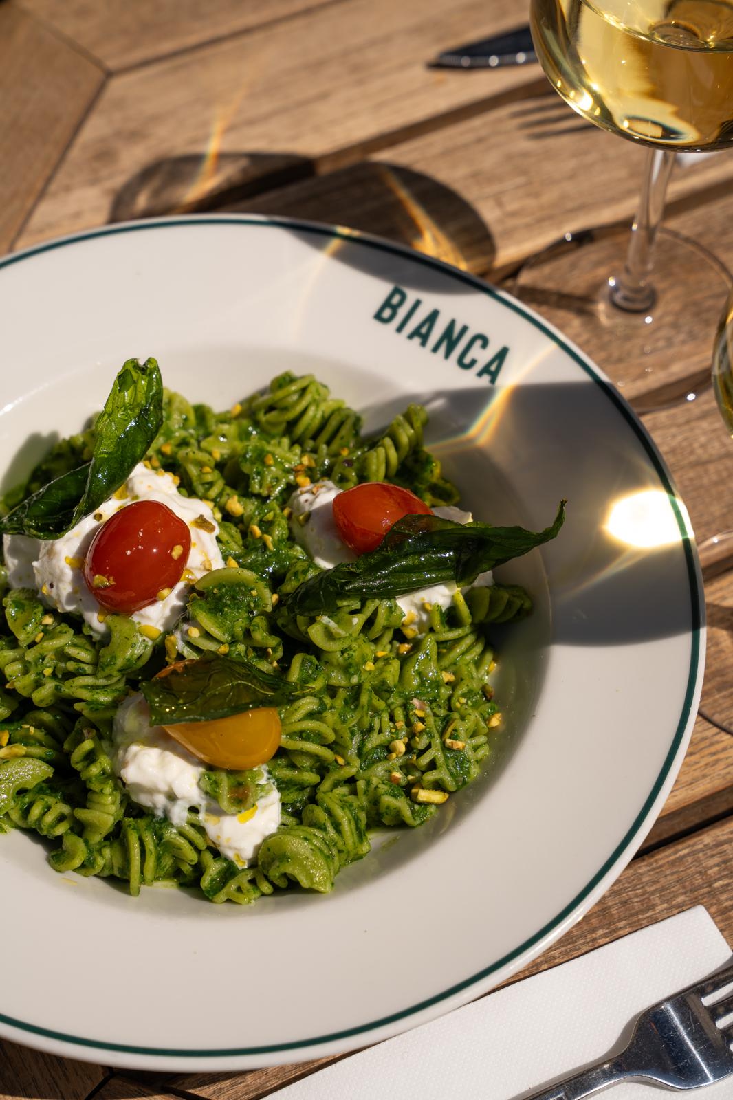 Assiette au pesto maison du Bianca Trattoria
