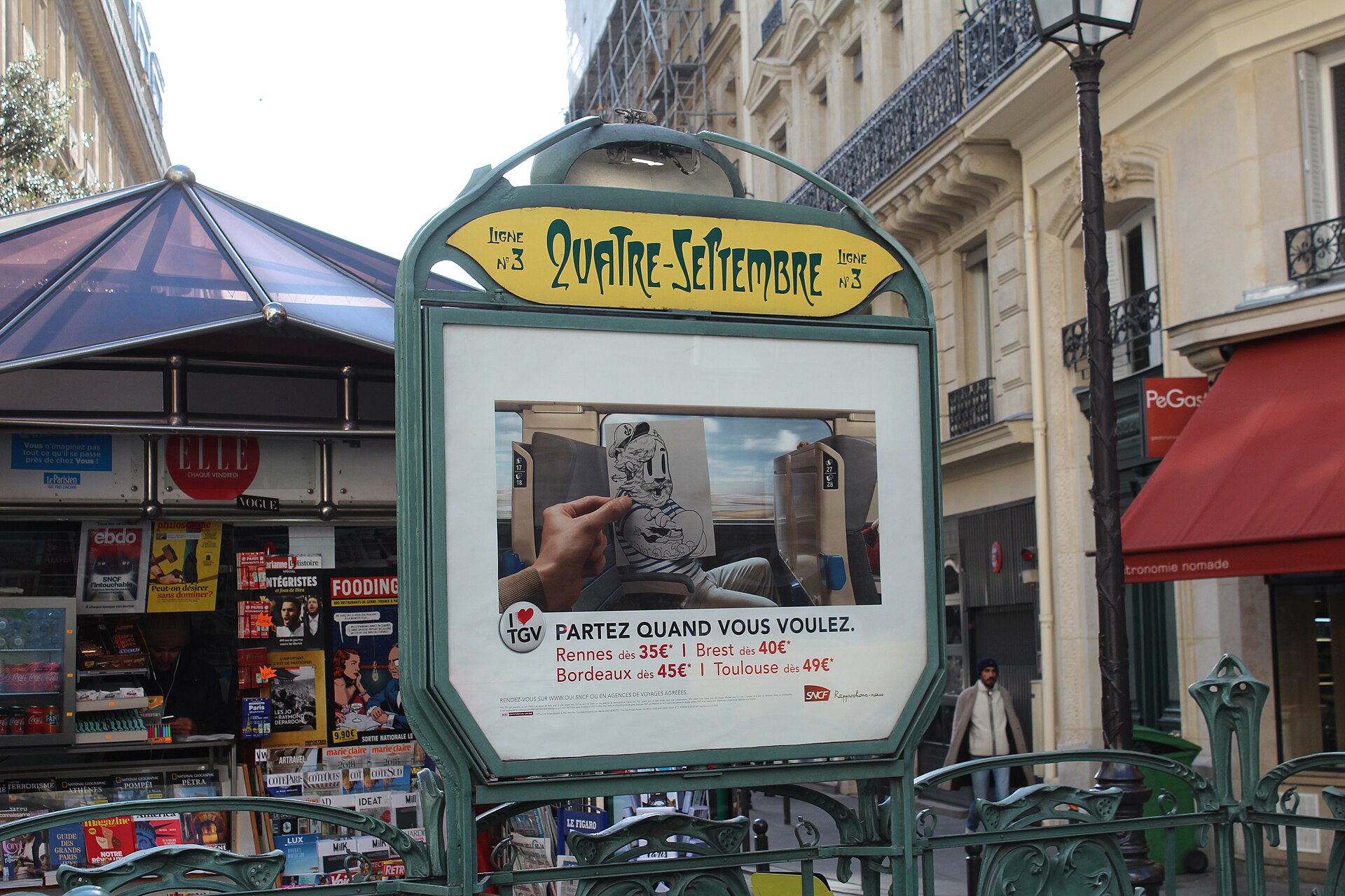 Entrée du métro Quatre-Septembre sur la rue du 4 Septembre